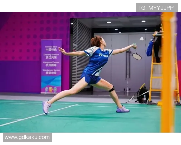 杭州羽毛球队拼搏历程回顾与邀请赛精彩瞬间分享