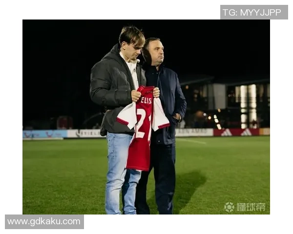 震惊世界足球明星年仅37岁意外去世引发球迷哀悼与怀念